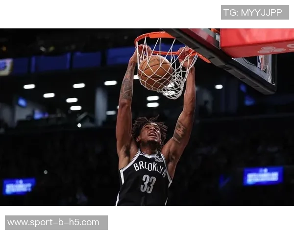 克拉克斯顿成为多支球队中锋升级的热门交易目标